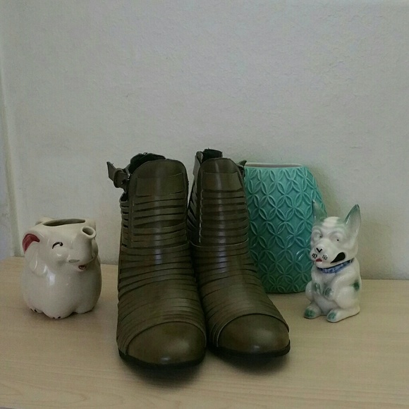 Circus by Sam Edelman Boots - Picture 2 of 6